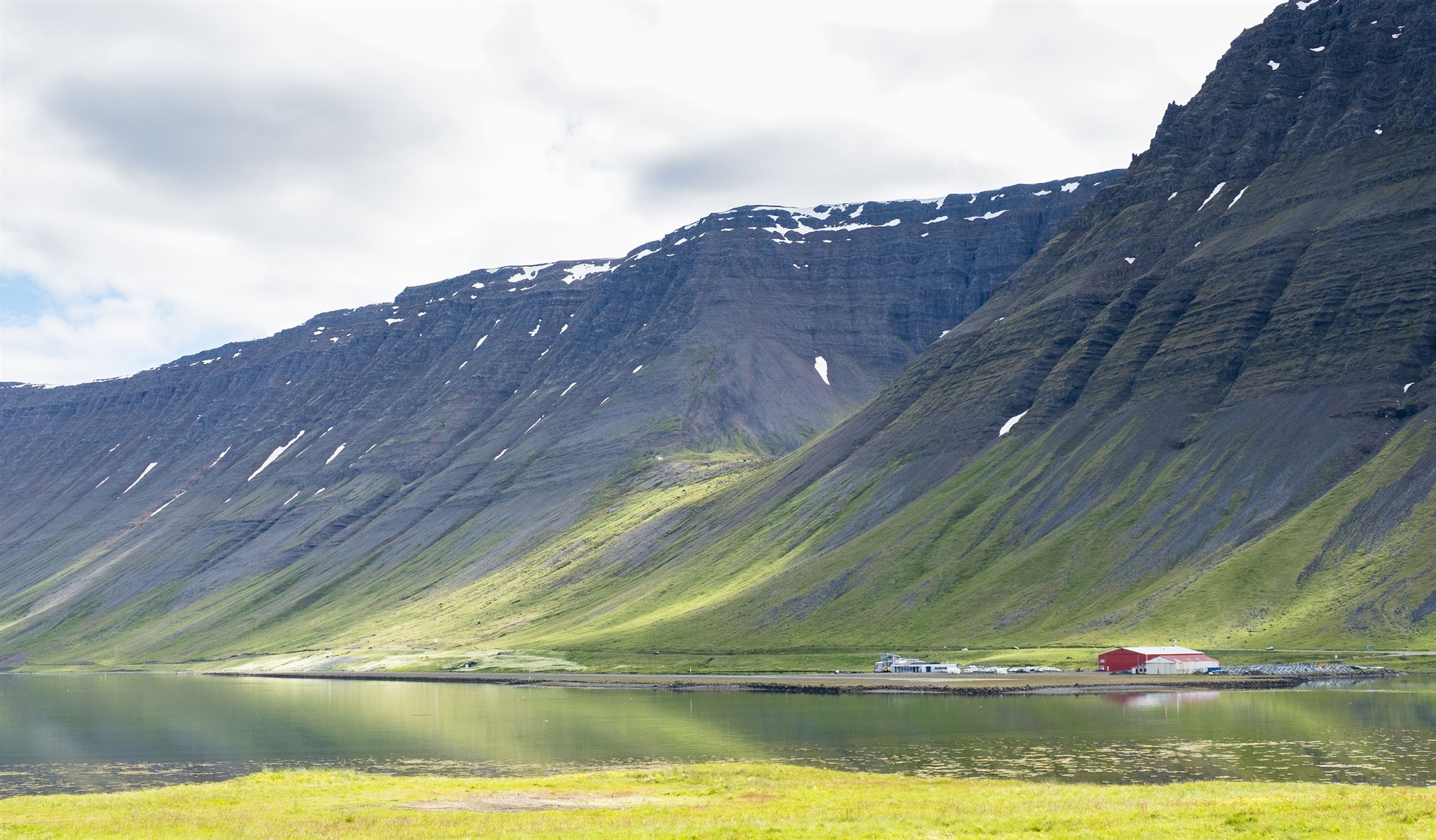 Isafjordur Airport has one of the world‘s most scenic approaches